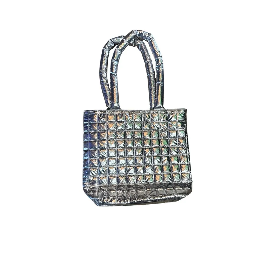 Clinique‎ Metallic Silver Quilted Puffer Tote Bag Mint Green Interior New No Tag